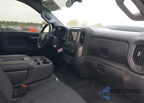 2019 Chevrolet Silverado 1500 Custom z USA, uszkodzony, nr VIN 3GCPYBEH9KG272384